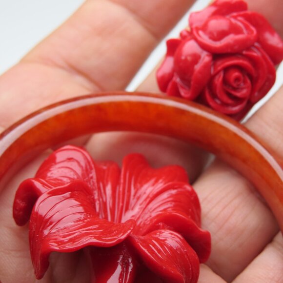 "Natural Jade bangle +   REE manmade Coral carved figurine 50mm " - Picture 3 of 3